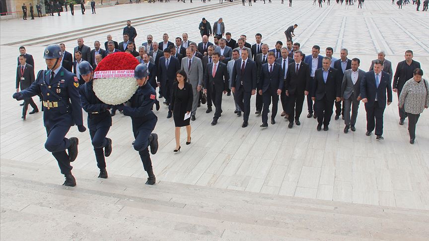 Cumhur İttifakı'nın İzmir belediye başkanlarından Anıtkabir'e ziyaret