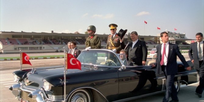 8. Cumhurbaşkanı  Turgut Özal'ın vefatının üzerinden 26 yıl geçti!