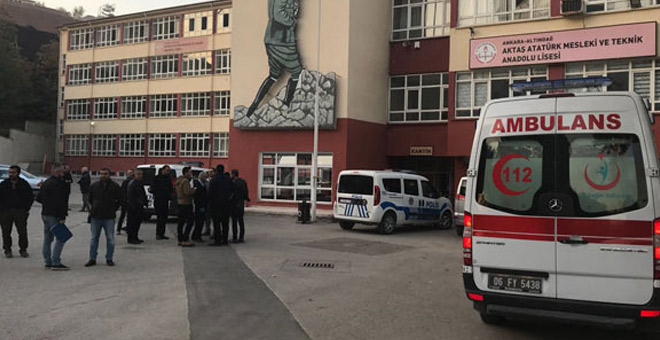 Ankara'da civa paniği: 1 öğretmen ve 23 öğrenci hastaneye kaldırıldı