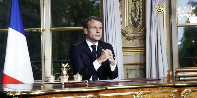Macron'dan Papa'ya Fransa daveti