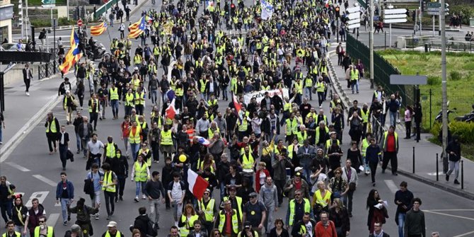 Fransa'da sarı yeleklilerin gösterilerinde 'şiddet olayları' endişesi