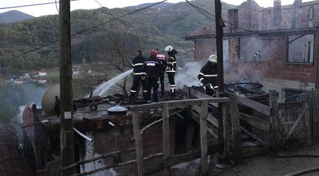 Sinop'ta ev yangını'nda 3 kişi hayatını kaybetti!