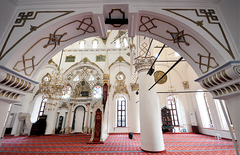 Osmanlı mirası 4 asırlık Hisar Camii ibadete açıldı
