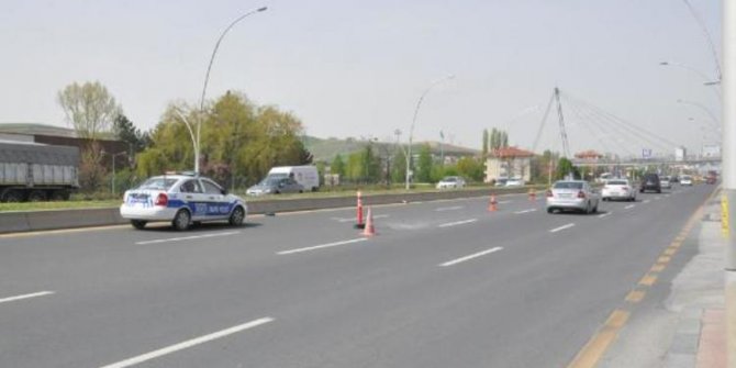 Ankara'da polis uygulama noktasına araç daldı: Bir polis şehit