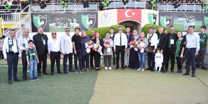 Abalı Denizlispor'un 'yükselme' maçını şehit anneleri de izledi
