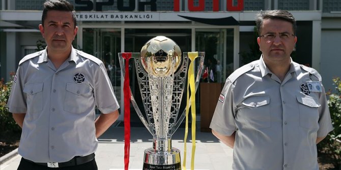 Galatasaray'ın şampiyonluk kupası İstanbul'a götürülüyor
