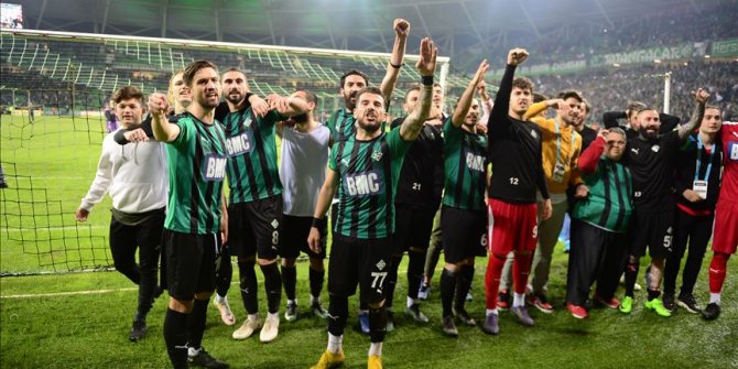 Sakaryaspor, Sarıyer engelini geçti ve TFF 2. Lig play-off finaline yükseldi!