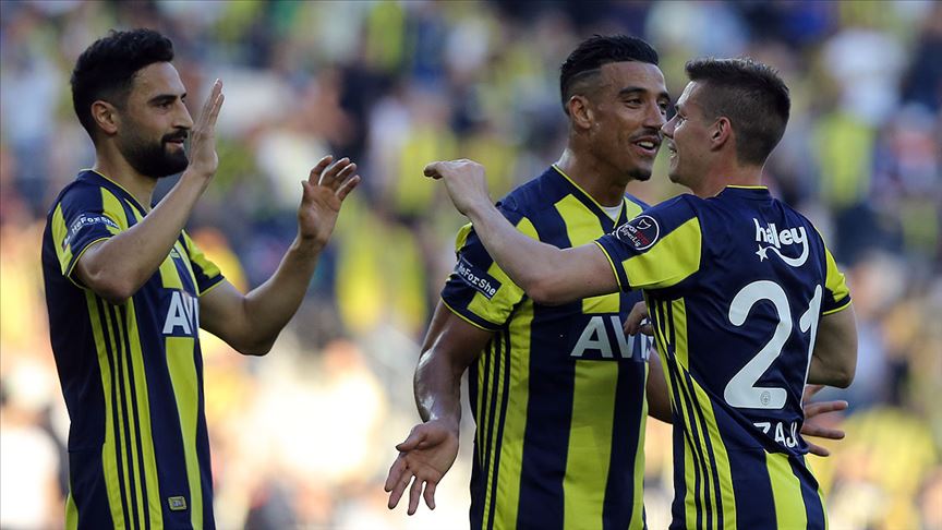 Fenerbahçe sezonu galibiyetle kapadı