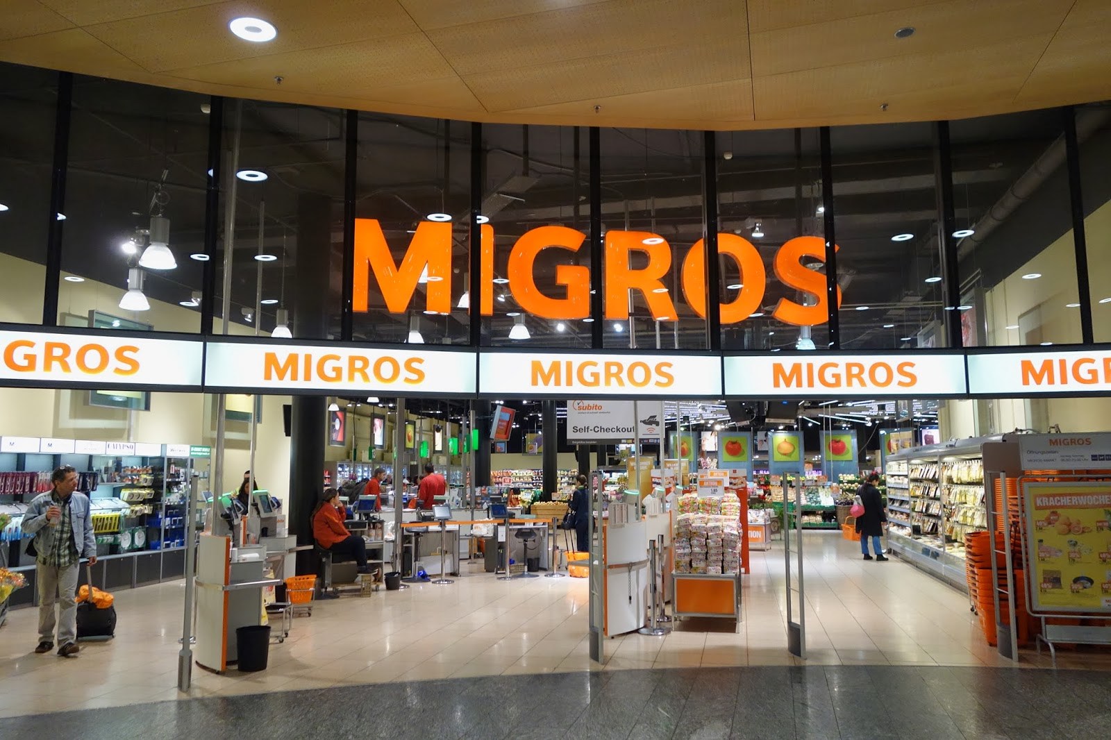 Migros yatırımcıdan habersiz Makro’yu alıyor
