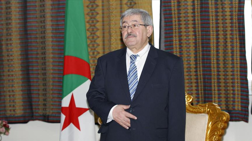 Cezayir'de eski Başbakan ve Bakan tutuklandı