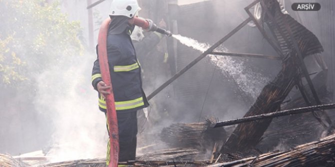 İstanbul Pendik'te fabrika yangını!