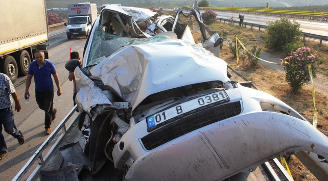 Osmaniye'de zincirleme trafik kazası: 2 ölü, 3 yaralı