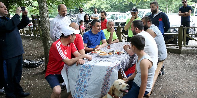 Bakan Pakdemirli Belgrad Ormanı'nda vatandaşlarla buluştu
