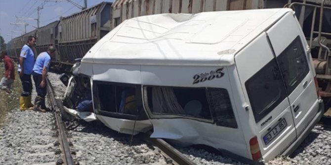 Tarsus'ta tren kazası: Ölü ve yaralılar var