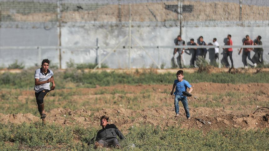 İsrail askerleri Gazze sınırında 21 Filistinliyi yaraladı