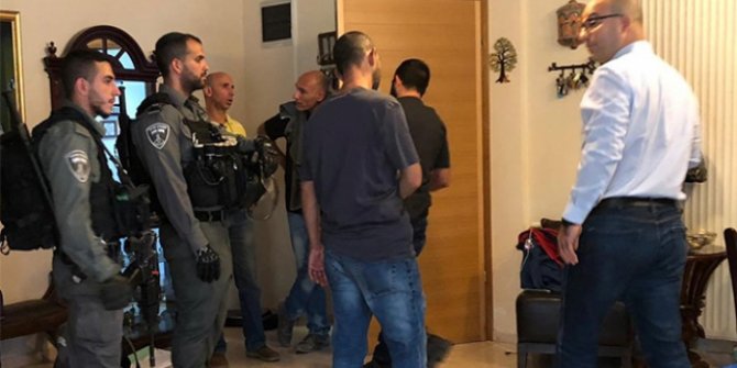 İsrail polisi Filistinli Bakanı gözaltına aldı!