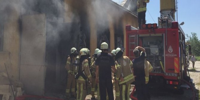 İstanbul Kartal'da fabrika yangını