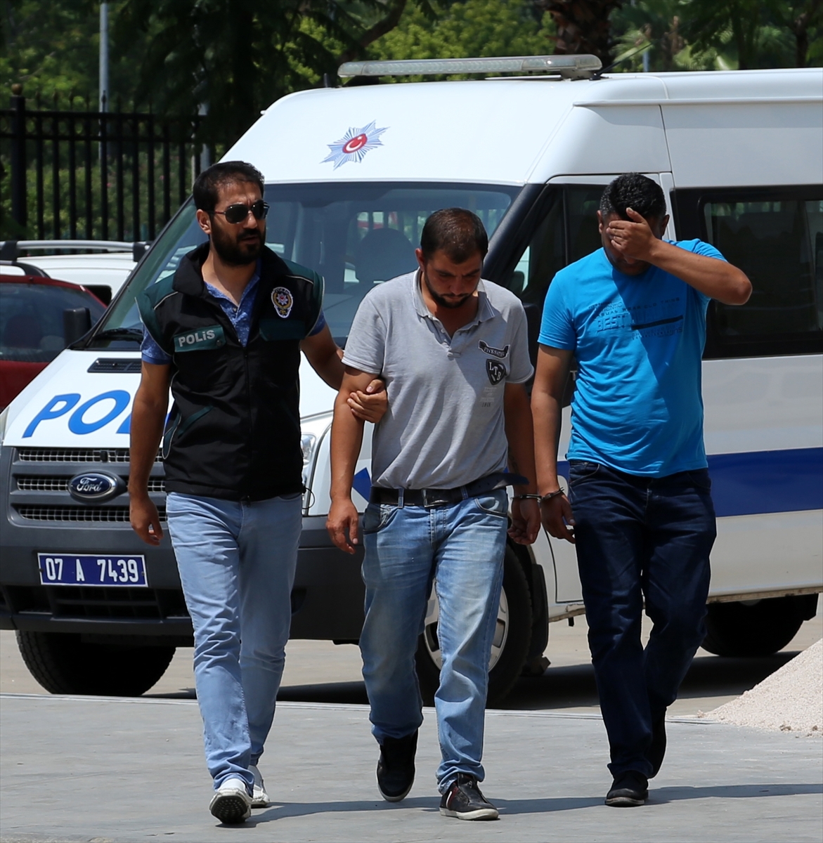 Antalya'da uyuşturucu operasyonu: 2 tutuklama