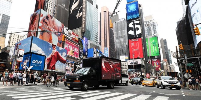 15 Temmuz darbe girişimi New York'ta dijital ekranlı kamyonetle anlatıldı!