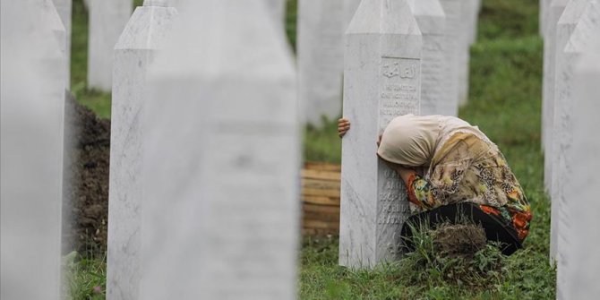 Ünlü isimler Srebrenitsa soykırımını unutmadı