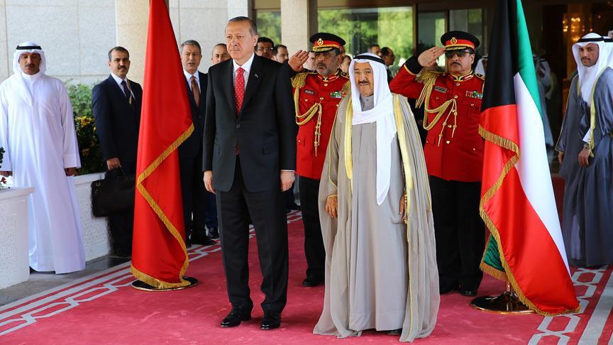 Cumhurbaşkanı Erdoğan Kuveyt'te resmi törenle karşılandı