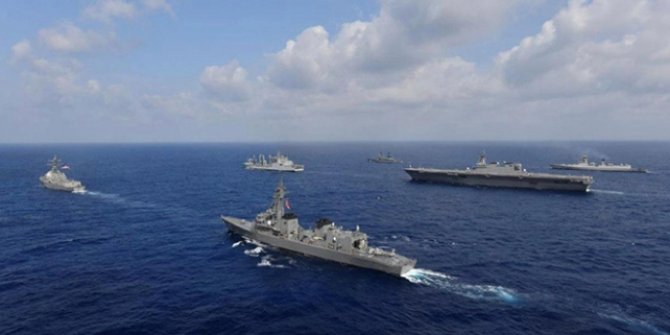 Çin'den Doğu ve Güney Çin Denizi'nde askeri tatbikat