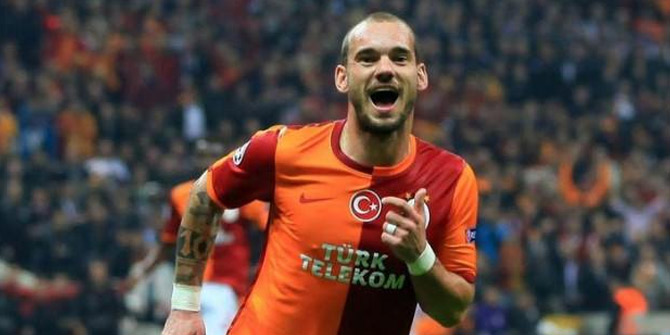 Wesley Sneijder'den sürpriz karar!