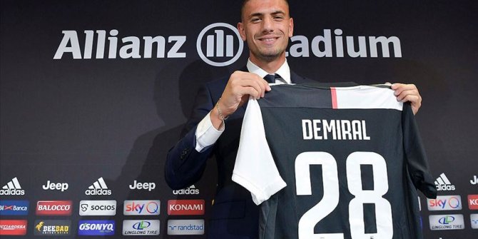 Juventus yeni transferi Merih Demiral'ı tanıttı