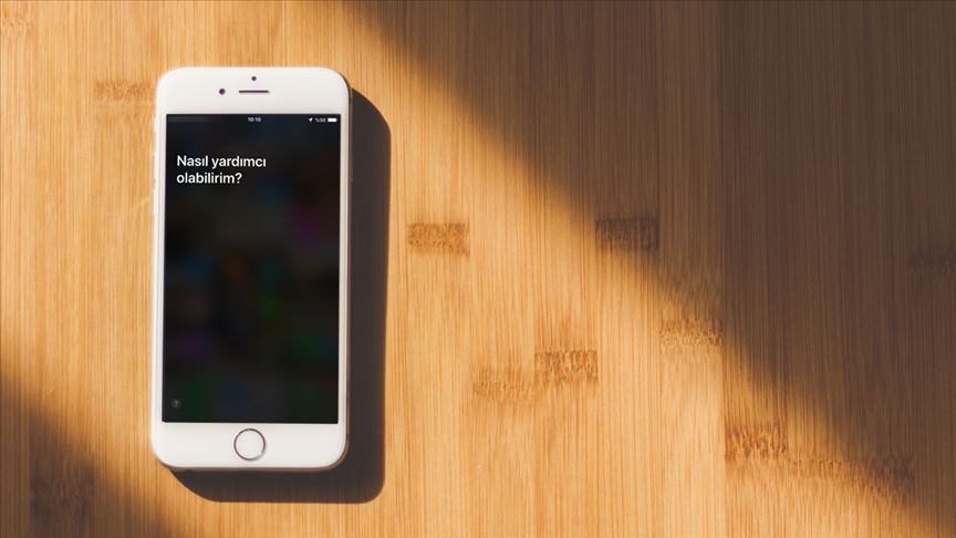 Apple Siri konuşmalarını dinlediği için özür diledi
