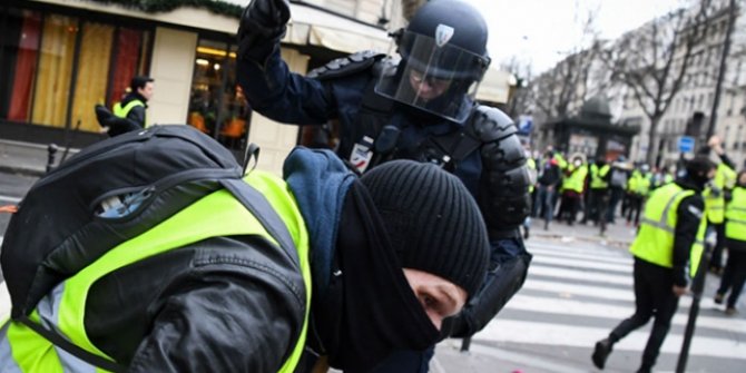 Fransa'da 313 polis hakkında soruşturma başlatıldı
