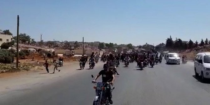 İdlib'den kaçmak isteyenler sınır kapısında