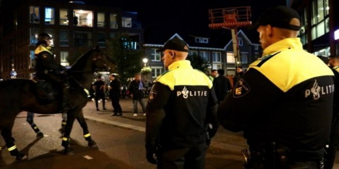 Hollanda'da camiye saldırı düzenlendi