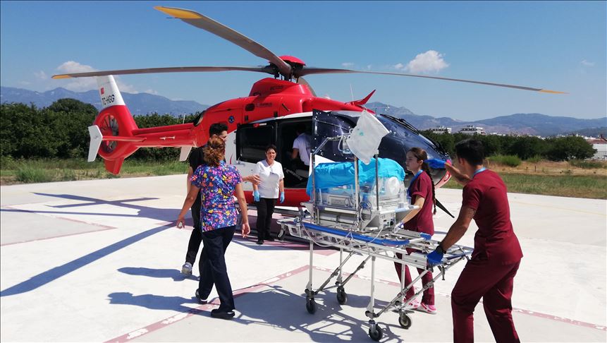 Ambulans helikopter 400 gramlık bebek için havalandı