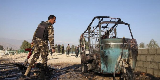 Ülkede hava saldırısı: 30 sivil hayatını kaybetti