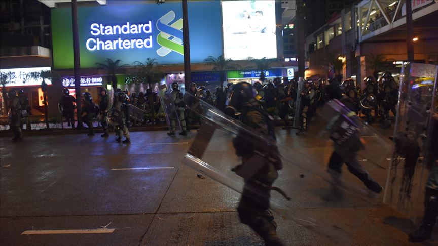 Hong Kong'daki protestolarda göstericilere müdahale