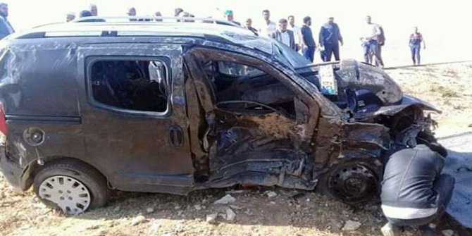 Erzurum’da düğün konvoyunda feci kaza: 2 ölü, 12 yaralı