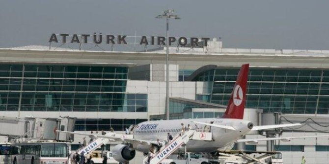 Atatürk Havalimanı'na metro seferleri durduruldu