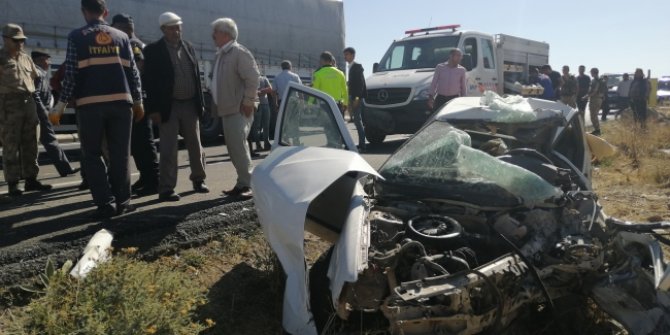 Ahlat-Tatvan yolunda kaza: 3 ölü, 3 yaralı
