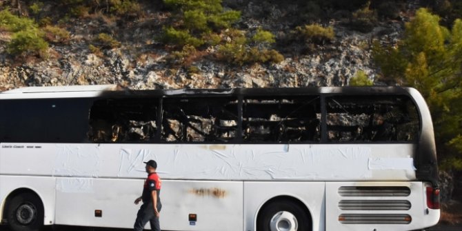 Sakarya-Marmaris seferini yapan yolcu otobüsü yandı