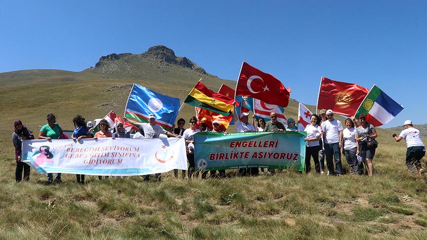 Köroğlu Tepesi Zirvesine Türk Cumhuriyetleri bayrağı dikildi