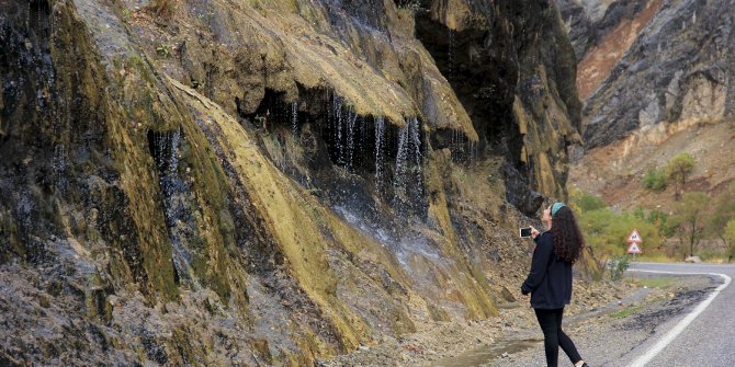 'Ağlayan Kayalar' Ziyaretçilerin İlgi Odağı Oldu