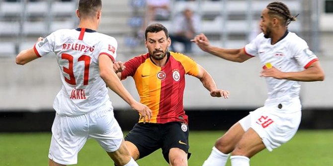 Galatasaray'da Şener Özbayraklı sakatlandı