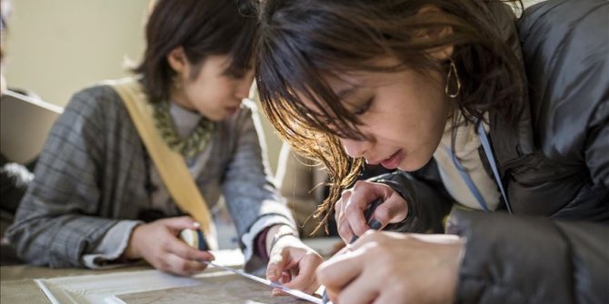 Japon Öğrencilerden Saray Kapısına Rölöve