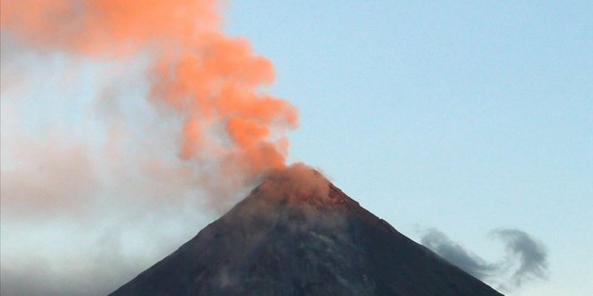 Japonya'da Sakurajima Yanardağı patladı