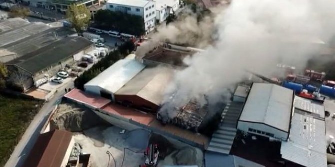 Tuzla'da bir fabrikada yangın çıktı! Çevredeki okullar boşaltıldı