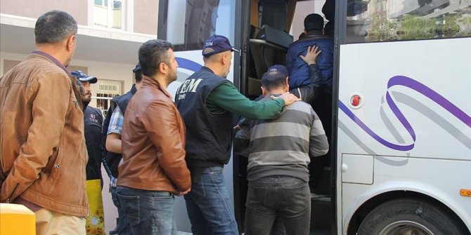 İzmir merkezli FETÖ operasyonunda gözaltı sayısı 118'e yükseldi