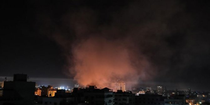 İsrail, Gazze'de Hamas'a ait bir noktayı vurdu