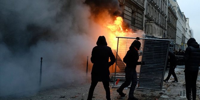 Fransa'daki emeklilik reformuna tepki grevleri 2. gününde