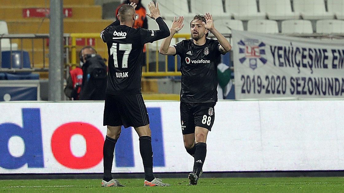 Beşiktaş gol düellosundan galip ayrıldı!  Üst üste 6. galibiyet...