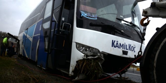 Düzce'de yolcu otobüsü yoldan çıktı: 2 yaralı